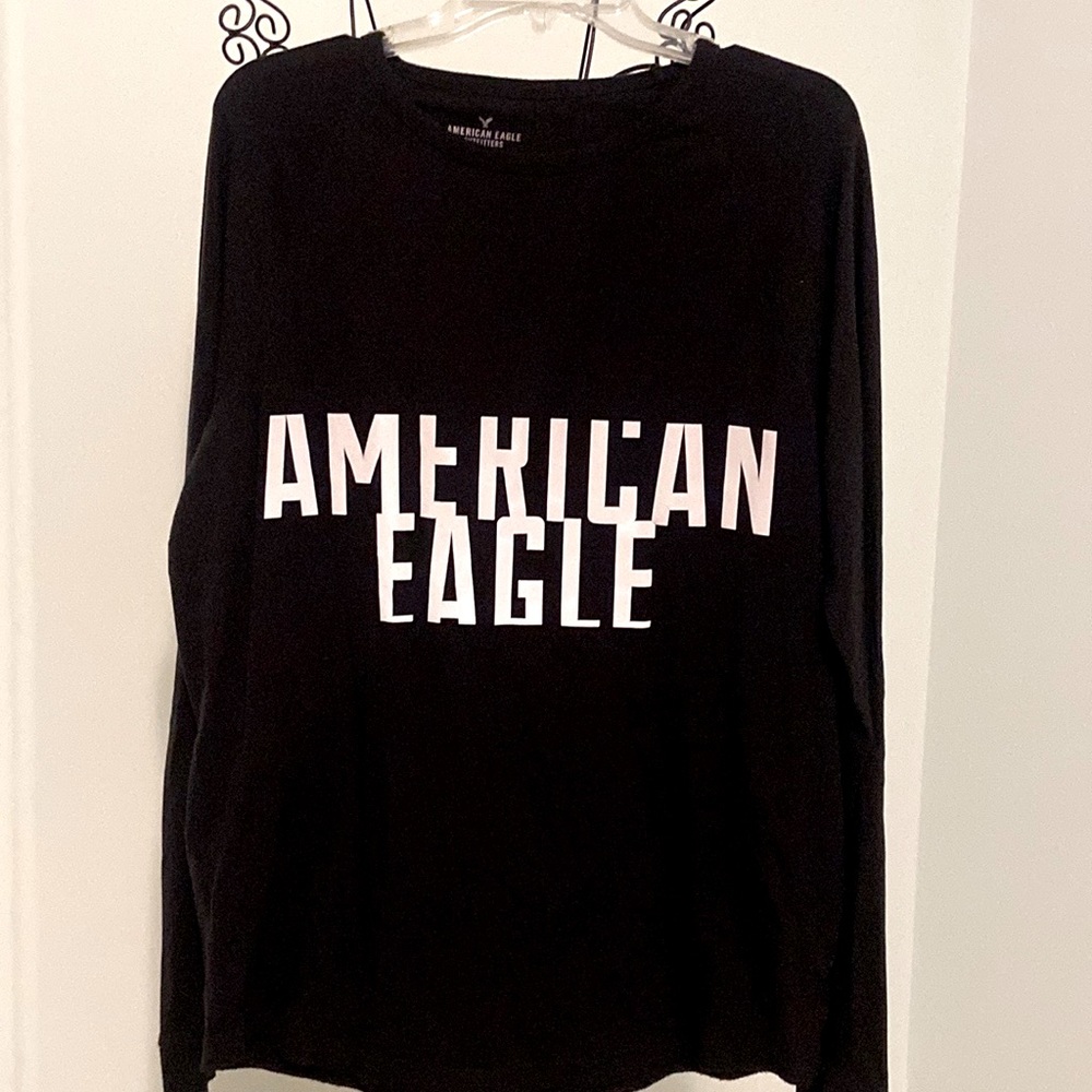American Eagle Long Sleeve T-Shirt. Black. S-Large